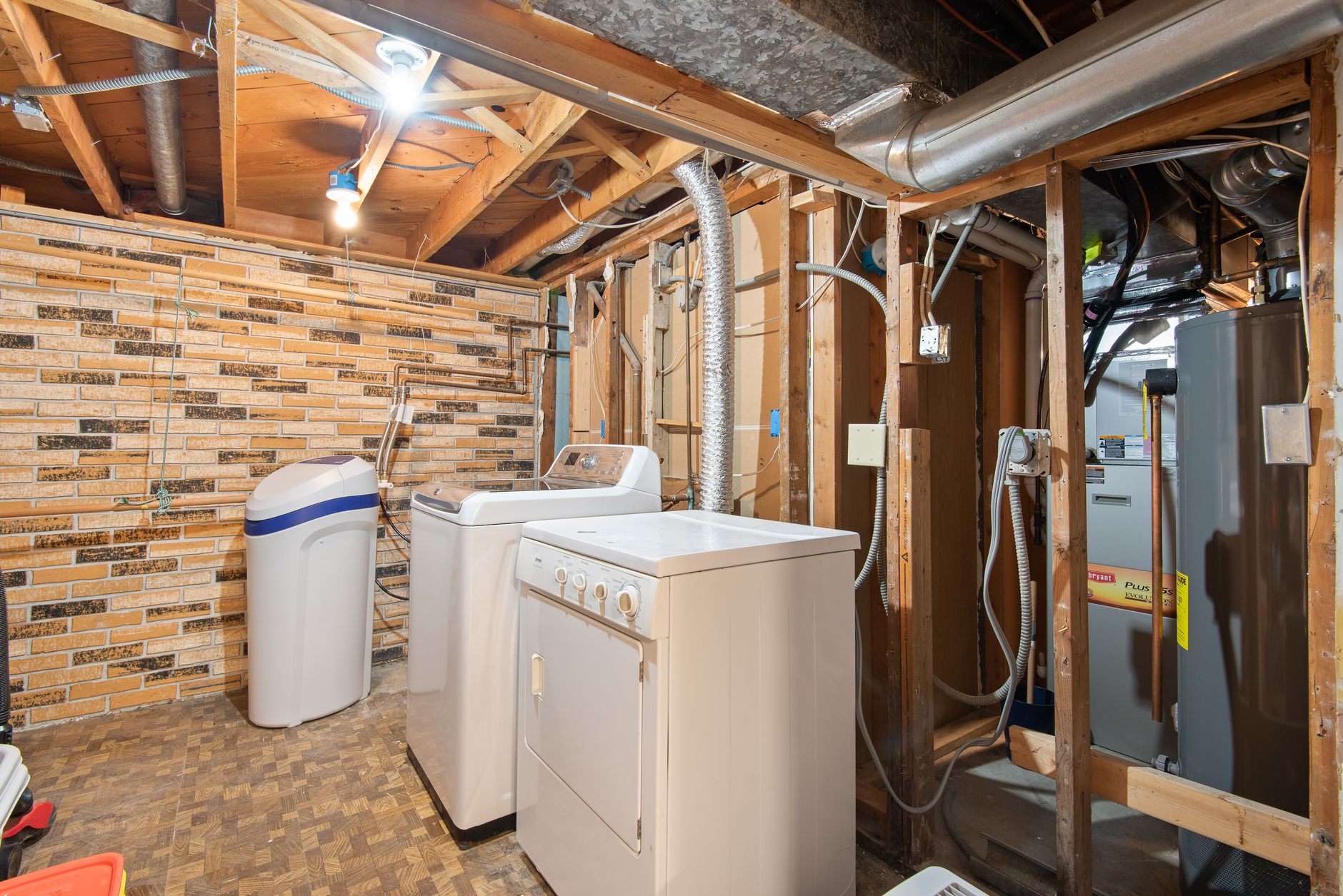 Dehumidifiers for Basements: What Specs Matter? cover